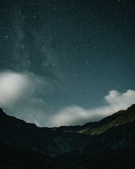 Black and white mountain under starry night, HD phone wallpaper | Peakpx