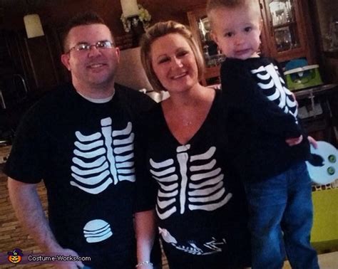 Skeleton Crew Family Costume | Creative DIY Costumes