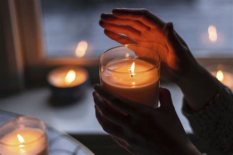 8 Best Scented Candles to Help You Relax in 2021