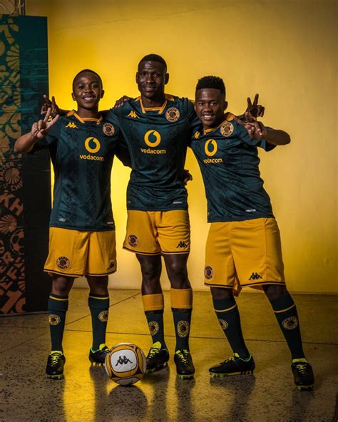 Kaizer Chiefs 2023-24 Away Kit