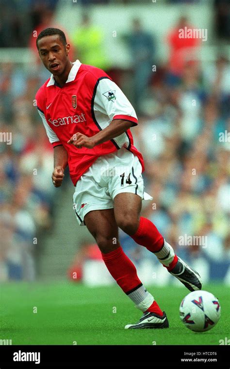 Thierry henry 1999 arsenal hi-res stock photography and images - Alamy