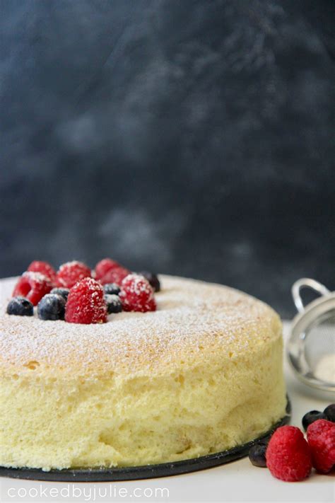 Japanese Cotton Cheesecake with fresh fruit and powdered sugar | Cheesecake recipes, Fresh fruit ...