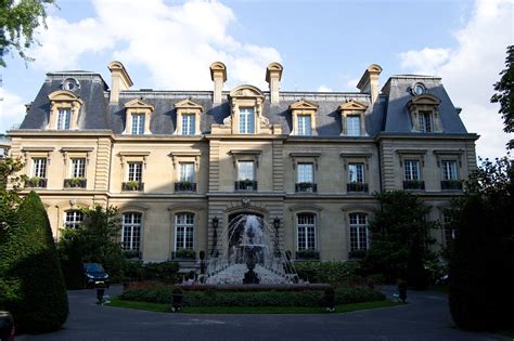 6 Historic Paris Hotels | Paris hotels, Neoclassical exterior, Hotel ...