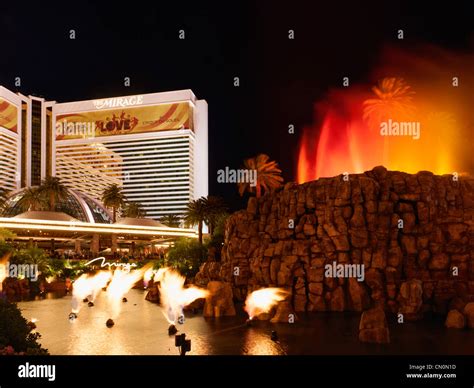 Mirage Volcano, Las Vegas Paradise Stock Photo - Alamy