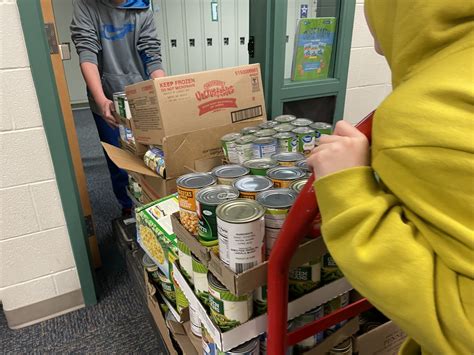 Carroll Middle School collects food to replenish area food pantries ...