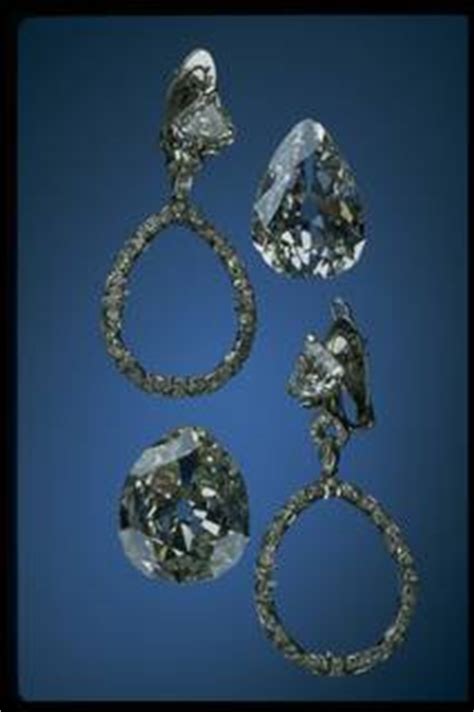 Marie Antoinette Diamond Earrings - Smithsonian Institution