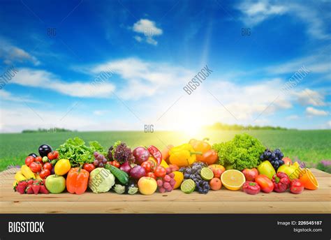 Vegetables And Fruits Background - Vegetarian Foody's