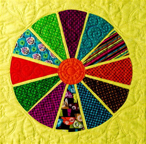 Wagon Wheels block from "Flip & Fuse Quilts" from C&T Publishing with Marcia Harmening of Happy ...