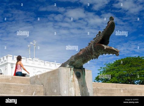 Malaysia Malaysian Borneo Sarawak State Kuching Bronze dragon cannon Stock Photo - Alamy