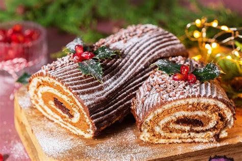 Chocolate Yule log Cake - How To Make Recipes