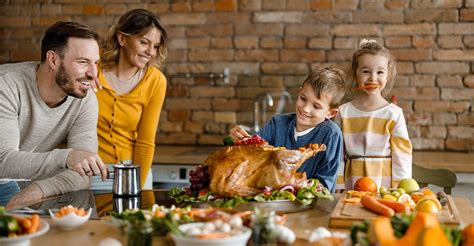 4 Ways Kids Can Help with Thanksgiving Dinner