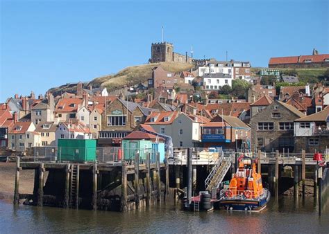 Whitby Lifeboat Station © gary radford cc-by-sa/2.0 :: Geograph Britain and Ireland