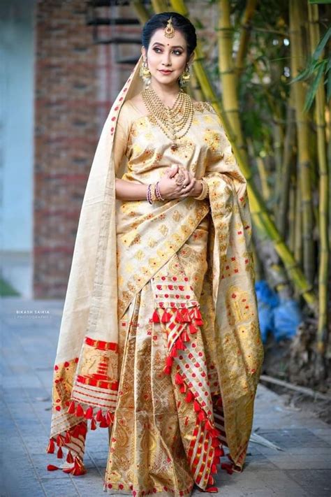 Mekhela sador | Traditional outfits, Dress culture, Saree designs