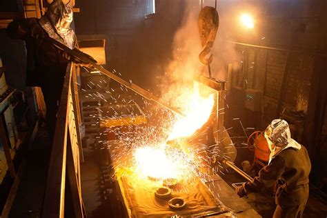 Metal Melt & Pour: Life of a Casting | Reliance Foundry