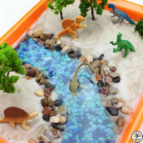 Dinosaur Sensory Bin Idea For Hands #SensoryBin