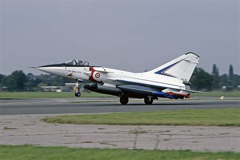 Historia y tecnología militar: El Dassault Mirage 4000, el hermano mayor del 2000