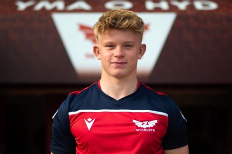 Archie signs on for Academy - Scarlets Rugby