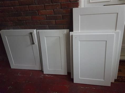 HOWDENS WHITE KITCHEN CUPBOARD DOORS | in Croydon, London | Gumtree