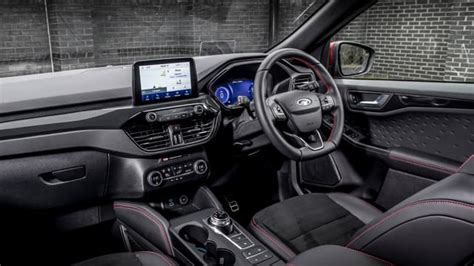 Ford Kuga Interior Layout & Technology | Top Gear