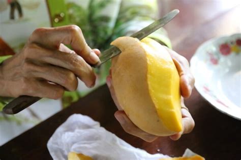 How To Peel a Mango?