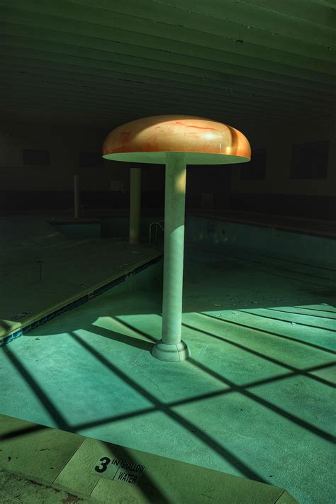 Abandoned Indoor Pool in Illinois Hotel [4000x6000] [oc] : r/abandoned