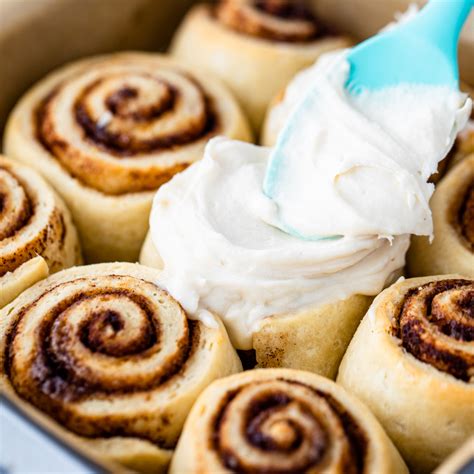 Keto Cinnamon Rolls {Soft & Fluffy!} | Gimme Delicious