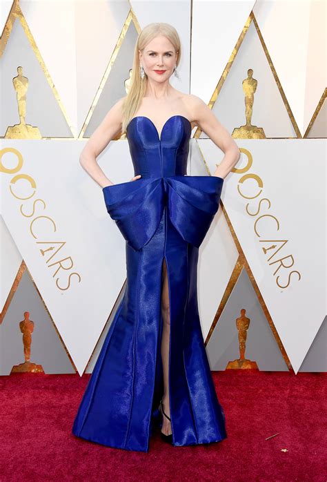 Nicole Kidman Wears Blue Giorgio Armani on the 2018 Oscars Red Carpet ...