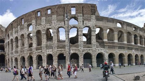 Top 10 Famous Ancient Roman Monuments!