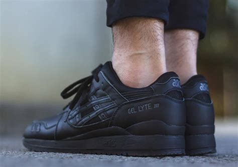 Asics Gel Lyte III "Triple Black" - SneakerNews.com