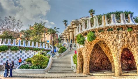 Park Güell Guided Tour - Small Group Tour.