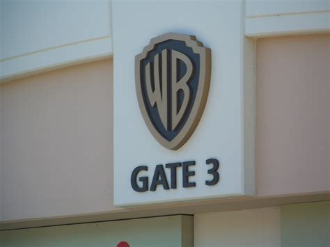 Warner Bros. Studios Gate 3 | This large movie company start… | Flickr