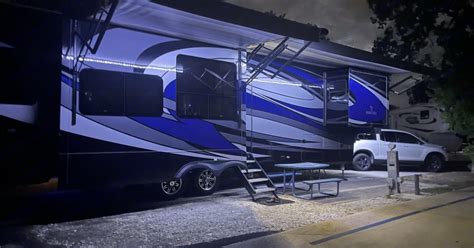 2019 Vanleigh RV Beacon Fifth-wheel Rental in San Antonio, TX | Outdoorsy