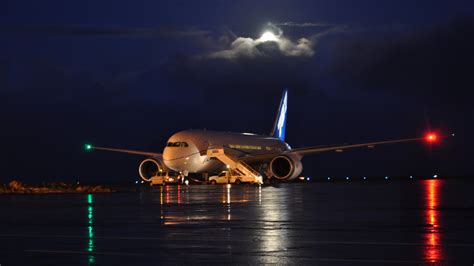 Wallpaper : lights, night, vehicle, airplane, Boeing 777, landing, passenger aircraft, Flight ...