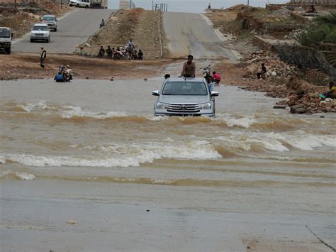 Powerful cyclone strikes Oman, Yemen; 5 dead, 30 missing | PBS News