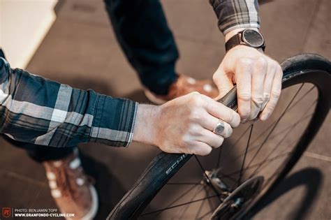 How to set up a tubeless tires on road or gravel bikes | GRAN FONDO ...