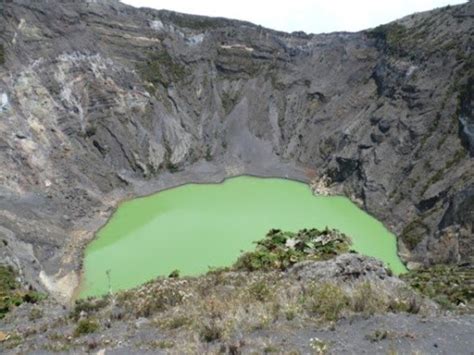 crater volcan irazu - Viajes y Cosas Así