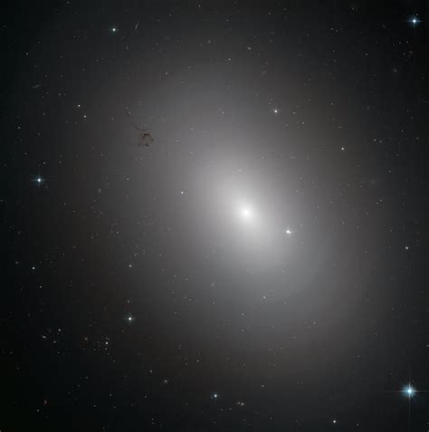 Hubble Views Elliptical Galaxy NGC 3923