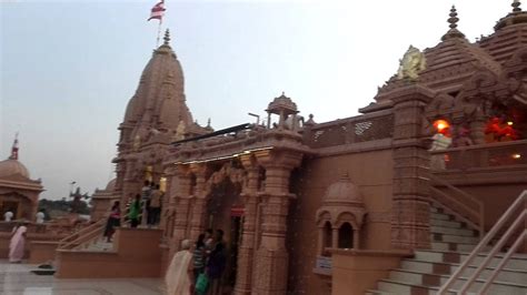 Nilkanth Dham Swaminarayan Temple, Poicha - YouTube