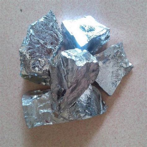 Is chromium metal safe to handle : homechemistry