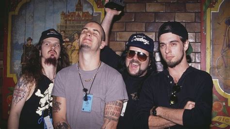 Surviving Members Of Pantera To Reunite For First Tour In 20 Years ...