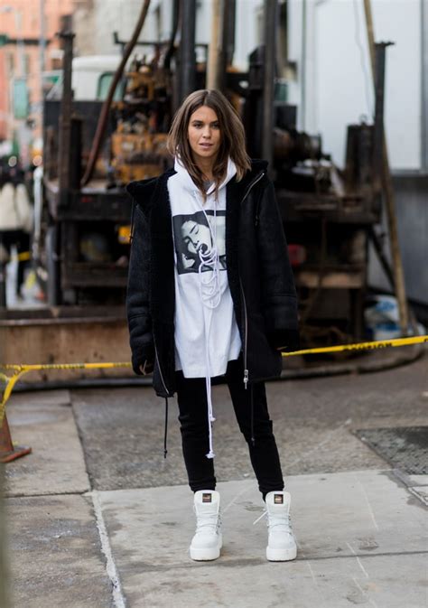 Wear a Pair With an Oversize Hoodie | How to Wear High Top Trainers ...