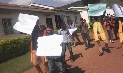 MK Newslink KABALE UNIVERSITY STUDENTS STRIKE OVER AGE LIMIT BILL - MK ...