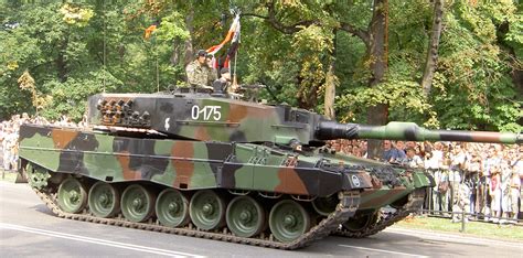 File:Leopard 2 tank.JPG - Wikipedia