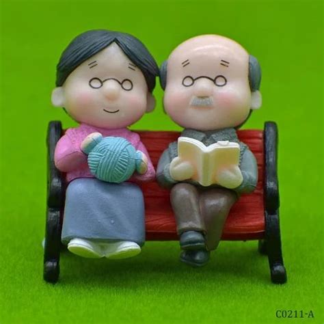 Miniature Old Couple With Chair Set at Rs 224.00 | मिनिएचर वाले खिलौने, मिनिएचर टॉय - Parshwa ...