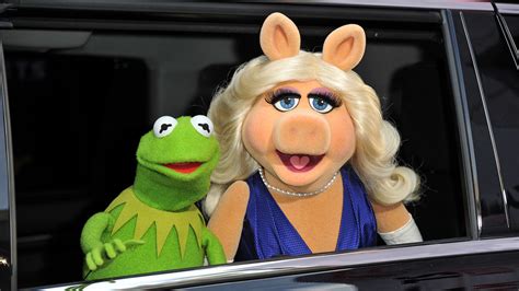 Kermit the Frog and Miss Piggy of 'The Muppets' announce breakup ...