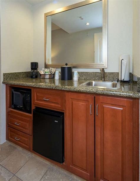 HAMPTON INN & SUITES MOBILE I-65@ AIRPORT BLVD $106 ($̶1̶3̶4̶ ...