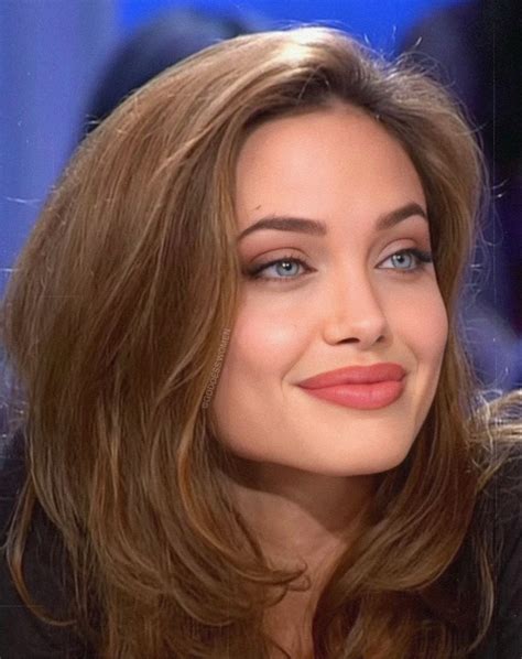 Angelina Jolie | Schminkzeug, Frisuren, Schminken