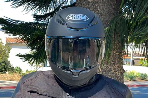 Shoei RF-1400 Review: Premium Motorcycle Helmet