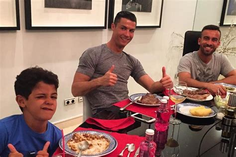 Cristiano Ronaldo's Football Diet & Workout Plan | Man of Many