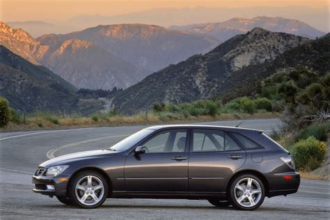 The Sport Wagon Enthusiast : Lexus IS 300 Sportcross